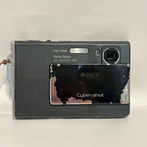 2000’s Sony Cybershot